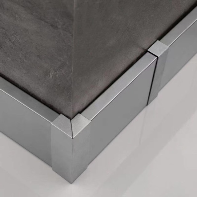 บัวพื้นโลหะ (Metal Skirting Board) — ลายที่ 8